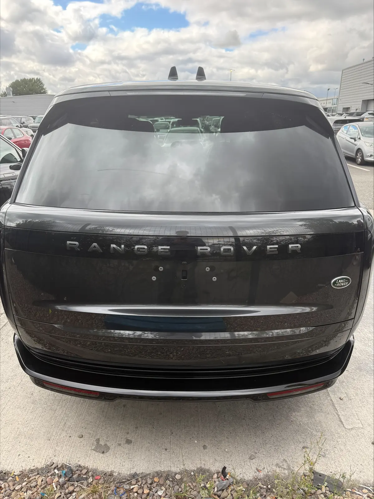 Range Rover rear tailgate after repair